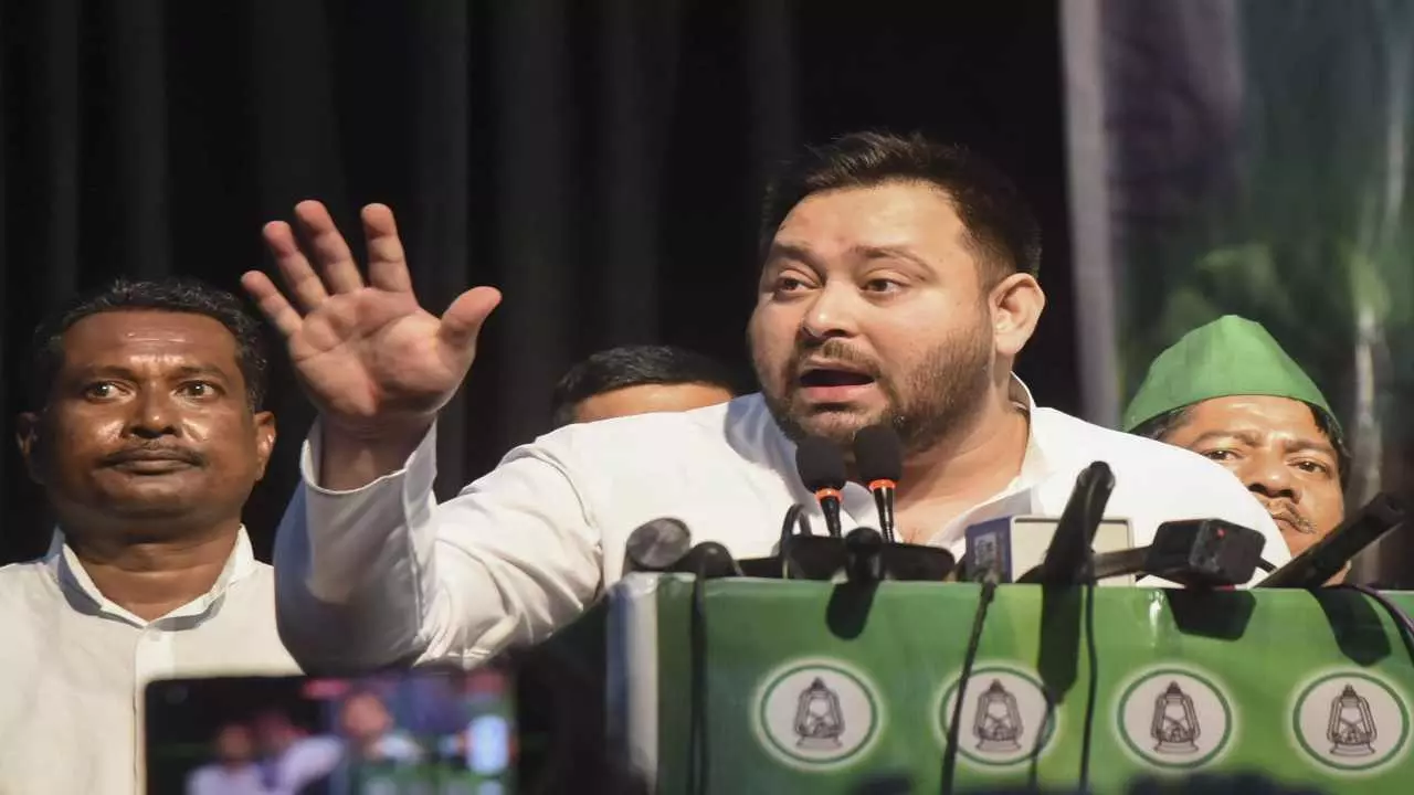 तेजस्वी कैसे देंगे 3 करोड़ सरकारी नौकरी? RJD नेता ने बताया पूरा प्लान, नीतीश सरकार को बताया विजनलेस तेजस्वी कैसे देंगे 3 करोड़ सरकारी नौकरी? RJD नेता ने बताया पूरा प्लान, नीतीश सरकार को बताया विजनलेस