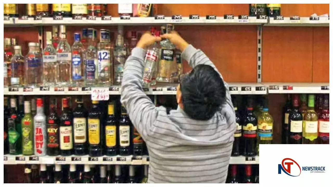 Hapur News : दीपावली पर हापुड़ में शराब की बिक्री का नया रिकॉर्ड, 5 दिन में 11 करोड़ की बिक्री Hapur News : दीपावली पर हापुड़ में शराब की बिक्री का नया रिकॉर्ड, 5 दिन में 11 करोड़ की बिक्री