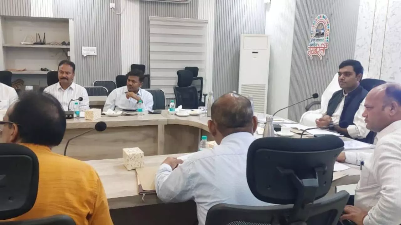 Raebareli: खाद्य सुरक्षा समिति की बैठक में एडीएम ने दिए सख्त निर्देश, मिलावटखोरों पर होगी कड़ी कार