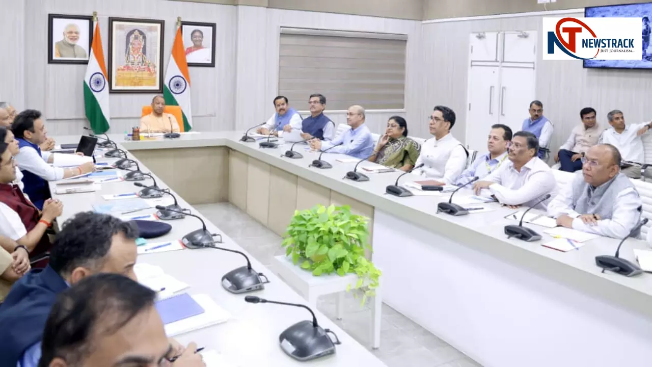योगी का विजन: UP2047 के लिए जनता की रिकॉर्ड भागीदारी! कृषि, शिक्षा में आए लाखों सुझाव, जौनपुर टॉप पर योगी का विजन: UP2047 के लिए जनता की रिकॉर्ड भागीदारी! कृषि, शिक्षा में आए लाखों सुझाव, जौनपुर टॉप पर