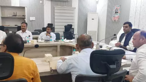 Raebareli: खाद्य सुरक्षा समिति की बैठक में एडीएम ने दिए सख्त निर्देश, मिलावटखोरों पर होगी कड़ी कार Raebareli: खाद्य सुरक्षा समिति की बैठक में एडीएम ने दिए सख्त निर्देश, मिलावटखोरों पर होगी कड़ी कार