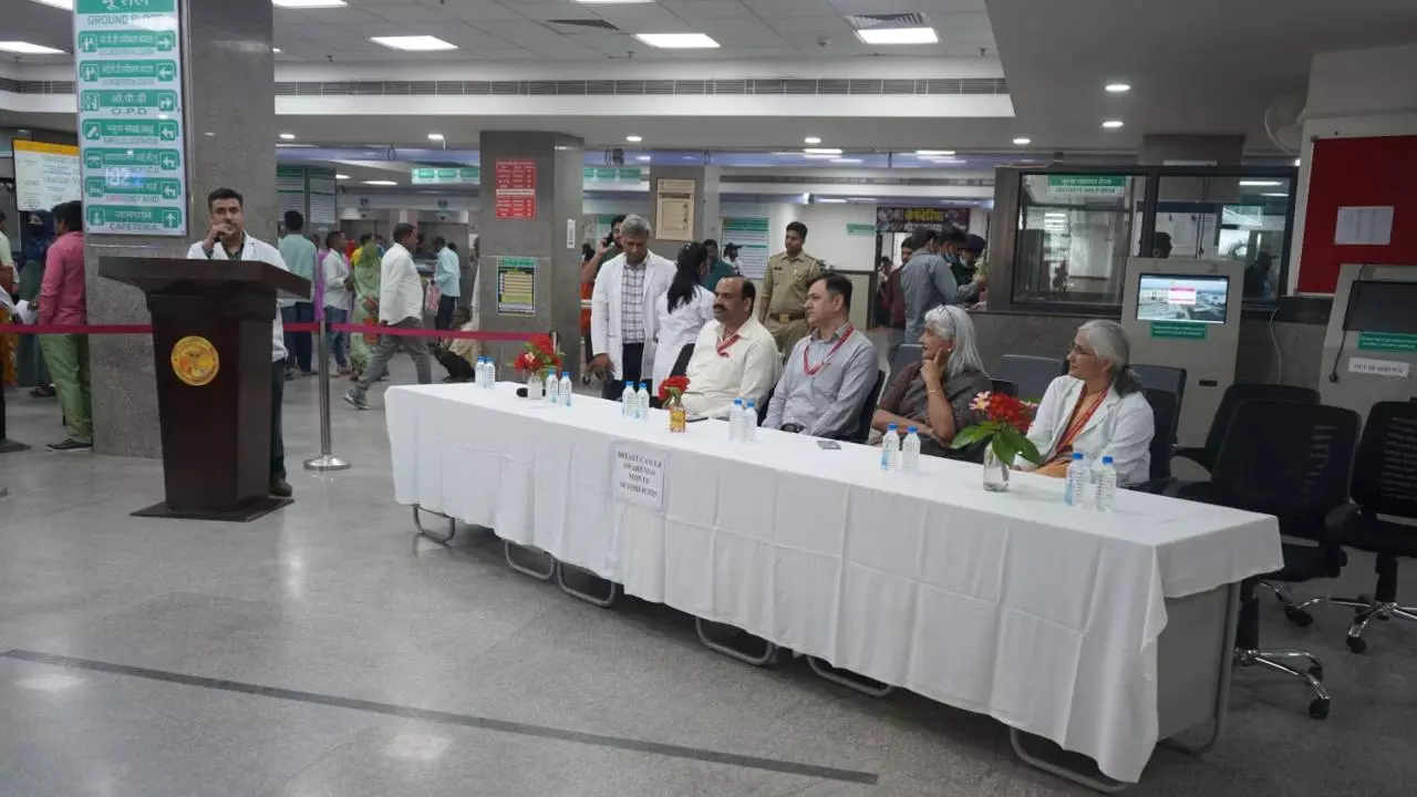 Raebareli News: एम्स रायबरेली में स्तन कैंसर जागरूकता कार्यक्रम: शीघ्र पहचान और रोकथाम पर ज़ोर