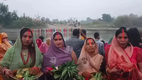 Maharajganj News: श्रद्धा, भक्ति और अनुशासन के बीच संपन्न हुआ आस्था का महापर्व छठ पूजा Maharajganj News: श्रद्धा, भक्ति और अनुशासन के बीच संपन्न हुआ आस्था का महापर्व छठ पूजा