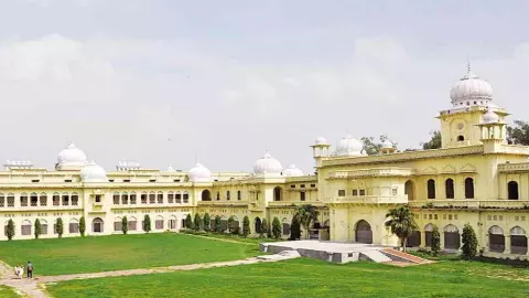 Lucknow News: ₹8 की ईंट ₹240 में खरीदी! भ्रष्टाचार के रेट कार्ड पर निर्माण अधीक्षक का इस्तीफा
