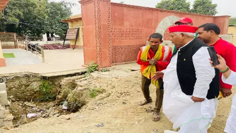 MP Avdhesh Prasad inspects parikrama path, expresses dissatisfaction over preparations