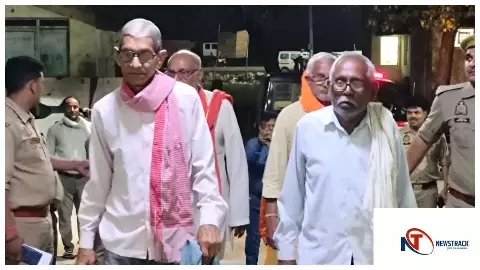 Chitrakoot Treasury Scam : चित्रकूट ट्रेजरी घोटाला: पुलिस ने 15 आरोपियों को किया गिरफ्तार, 4 दलाल शामिल