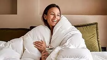 Rajai Kaise Saaf Karen: लंबे समय से रखी रजाई से बदबू आ रही है? ये घरेलू ट्रिक कर देगी एकदम नई जैसी Rajai Kaise Saaf Karen: लंबे समय से रखी रजाई से बदबू आ रही है? ये घरेलू ट्रिक कर देगी एकदम नई जैसी