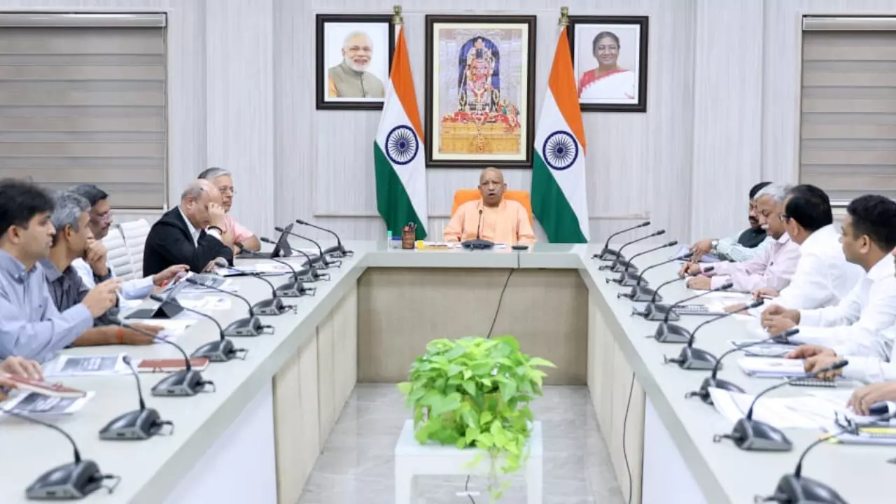 मुख्यमंत्री योगी ने की यूपीडा के परियोजनाओं की समीक्षा, कहा समयबद्धता और गुणवत्ता सुनिश्चित हो
