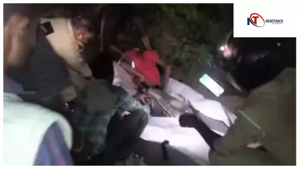 Gonda News : गोंडा में सड़क हादसा: तेज रफ्तार वाहन की टक्कर से युवक की मौत Gonda News : गोंडा में सड़क हादसा: तेज रफ्तार वाहन की टक्कर से युवक की मौत