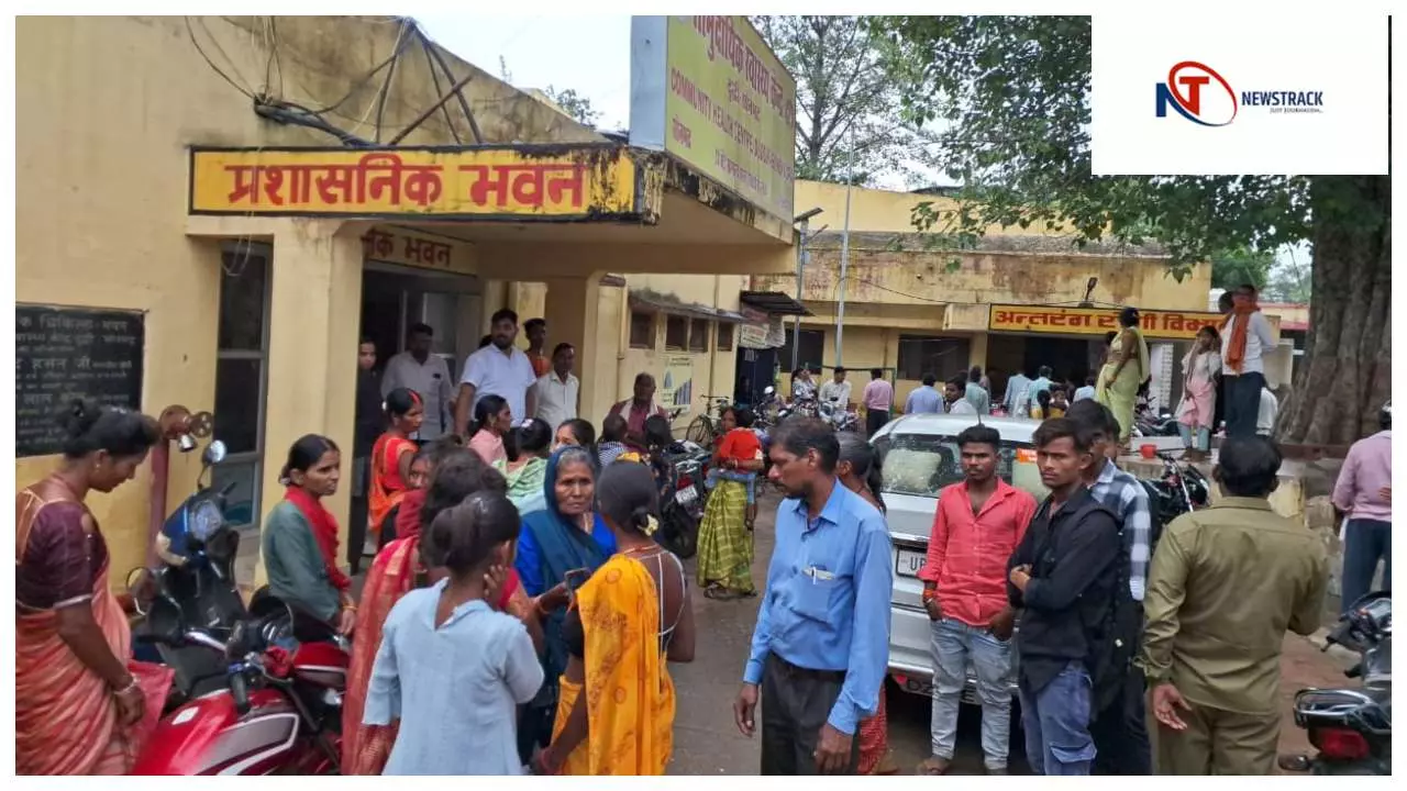 Sonbhadra News : सोनभद्र जच्चा-बच्चा मौत कांड: सील के बाद भी चल रहा था देव हॉस्पिटल Sonbhadra News : सोनभद्र जच्चा-बच्चा मौत कांड: सील के बाद भी चल रहा था देव हॉस्पिटल