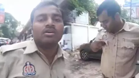 Kanpur News: वर्दीधारी की करतूत से हड़कंप, महिला ने कॉलर पकड़ कराया गिरफ्तार