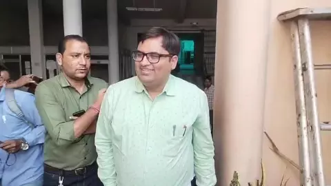 Moradabad News: मुरादाबाद मदरसा विवाद: छात्रा से वर्जिनिटी सर्टिफिकेट मांगने पर हंगामा Moradabad News: मुरादाबाद मदरसा विवाद: छात्रा से वर्जिनिटी सर्टिफिकेट मांगने पर हंगामा