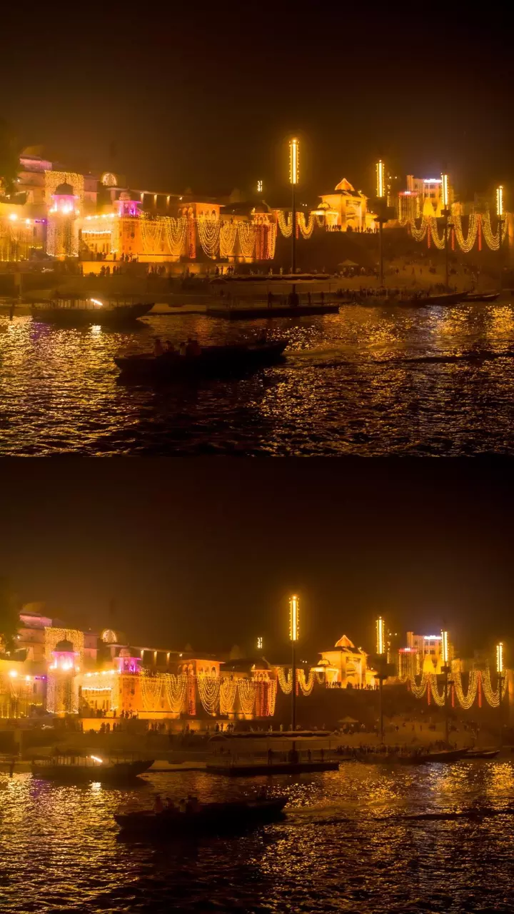 कब है देव दिवाली? इन जगहों पर दीपक जलाने से प्रसन्न होंगे भगवान कब है देव दिवाली? इन जगहों पर दीपक जलाने से प्रसन्न होंगे भगवान