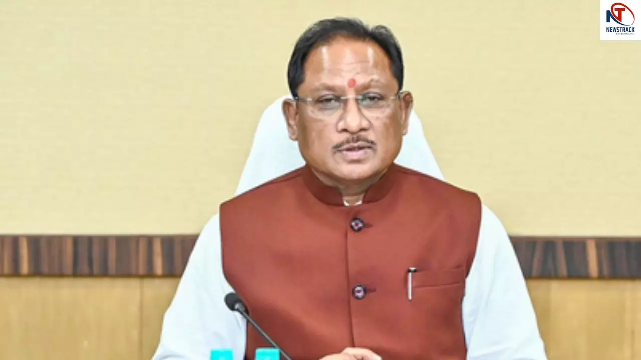 Chhattisgarh news: मुख्यमंत्री साय की नीति का बड़ा असर, 51 माओवादियों ने किया आत्मसमर्पण Chhattisgarh news: मुख्यमंत्री साय की नीति का बड़ा असर, 51 माओवादियों ने किया आत्मसमर्पण