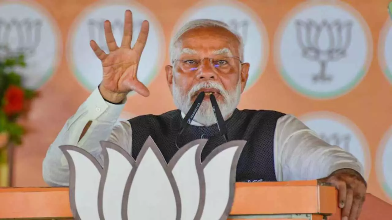 कट्टा, क्रूरता,करप्शन... मुजफ्फरपुर में PM मोदी ने RJD-कांग्रेस को भयंकर लताड़ा, 5 क से उड़ाए होश