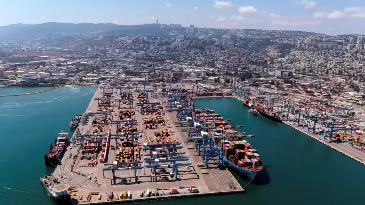 ट्रंप भारत पर हुये मेहरबान! ईरान में भारत के चाबहार पोर्ट पर अमेरिकी प्रतिबंधों से मिली छूट ट्रंप भारत पर हुये मेहरबान! ईरान में भारत के चाबहार पोर्ट पर अमेरिकी प्रतिबंधों से मिली छूट