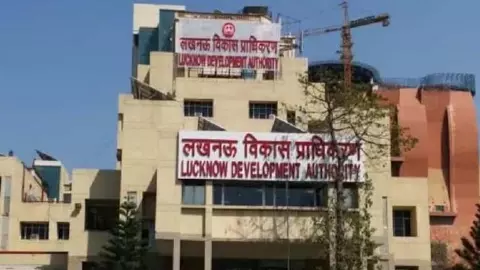 Big bastard in LDA! Fraudulent of crores by fabricating fake allotment deeds of River View project flats Big bastard in LDA! Fraudulent of crores by fabricating fake allotment deeds of River View project flats