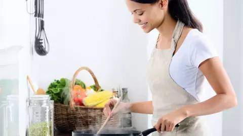 Ghar Ki Shanti Ke Liye: घर में सुख-समृद्धि और शांति चाहते हैं? तो रसोई से तुरंत हटाएं ये चीजें Ghar Ki Shanti Ke Liye: घर में सुख-समृद्धि और शांति चाहते हैं? तो रसोई से तुरंत हटाएं ये चीजें