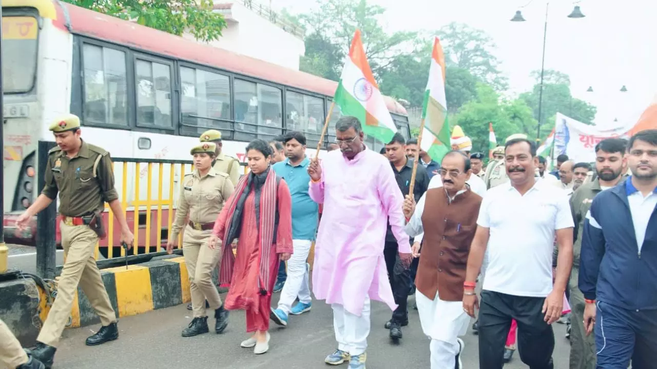 Lakhimpur Kheri: सरदार पटेल की 150वीं जयंती पर पदयात्रा, लिया गया एकता का संकल्प Lakhimpur Kheri: सरदार पटेल की 150वीं जयंती पर पदयात्रा, लिया गया एकता का संकल्प