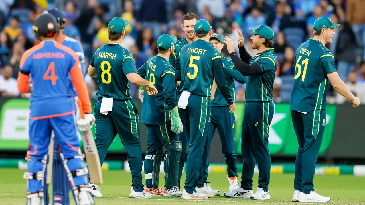 IND VS AUS: मेलबर्न टी20 में भारत की 4 विकेट से हार, ऑस्ट्रेलिया ने आसानी से हासिल किया लक्ष्य IND VS AUS: मेलबर्न टी20 में भारत की 4 विकेट से हार, ऑस्ट्रेलिया ने आसानी से हासिल किया लक्ष्य