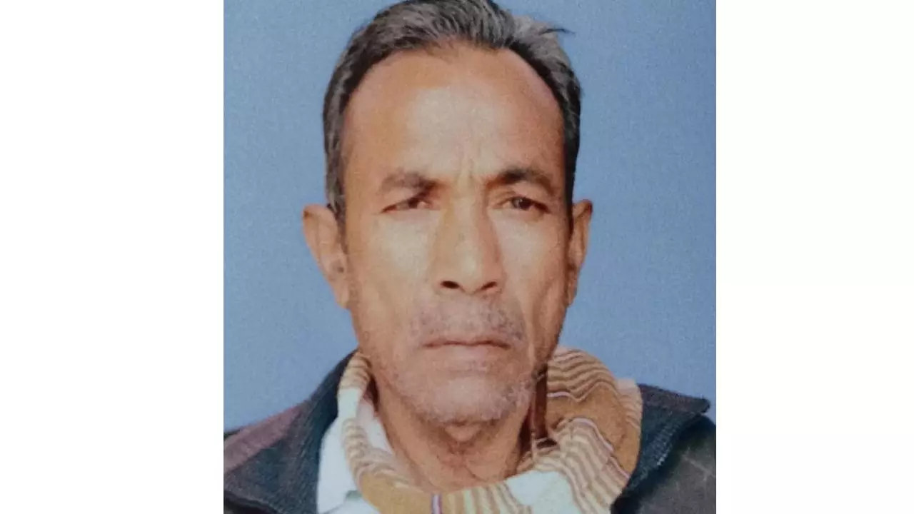 Mahoba News: अतिवृष्टि से फसल बर्बाद, बेटी की शादी की चिंता में किसान की मौत