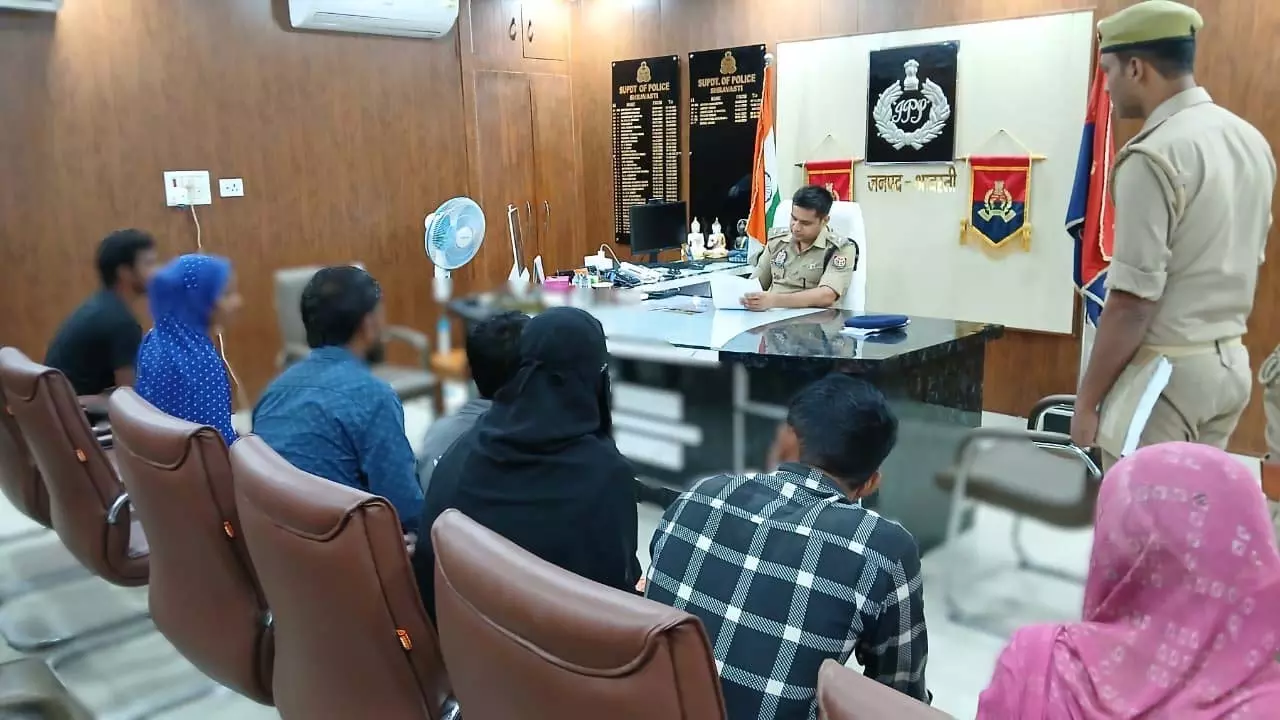 SP hears public problems in Janata Darshan, gives instructions to officials SP hears public problems in Janata Darshan, gives instructions to officials