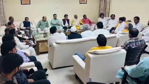 Meerut News: ‘नाक रगड़वाने’ विवाद सुलझा: विकुल चपराणा और व्यापारी पक्ष ने मिलाया हाथ