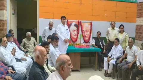 Meerut: कांग्रेसजनों ने इंदिरा गांधी, सरदार पटेल और आचार्य नरेंद्र देव को दी भावपूर्ण श्रद्धांजलि