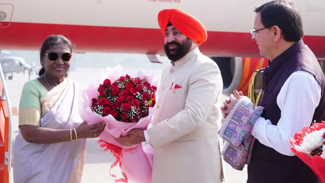 राष्ट्रपति मुर्मू उत्तराखंड पहुंचीं, पतंजलि विश्वविद्यालय के दीक्षांत समारोह में हुईं शामिल