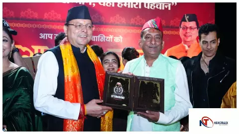 Uttarakhand News लोकपर्व इगास के शुभ अवसर पर कलाकारों ने मुख्यमंत्री पुष्कर सिंह धामी से की मुलाकात Uttarakhand News लोकपर्व इगास के शुभ अवसर पर कलाकारों ने मुख्यमंत्री पुष्कर सिंह धामी से की मुलाकात