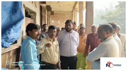 Hardoi News : हरदोई में अवैध खाद भंडार पर छापेमारी, दो गोदामों से बरामद हुई 1200 बोरियां