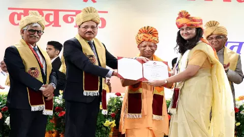 न्याय व्यवस्था जितनी मजबूत, सुशासन उतना सरल: CM योगी ने लखनऊ में छात्रों को दिए सफलता के मंत्र