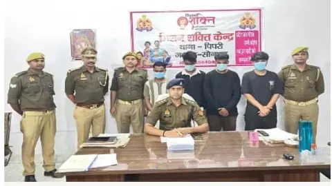 Sonbhadra Police arrest four vicious thugs from Lucknow, send them to jail Sonbhadra Police arrest four vicious thugs from Lucknow, send them to jail