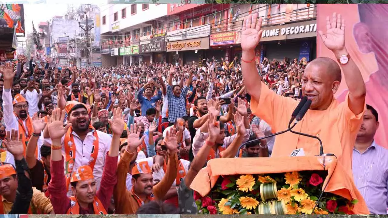Yogi Adityanath addressing rally in Digha, Bihar Yogi Adityanath addressing rally in Digha, Bihar