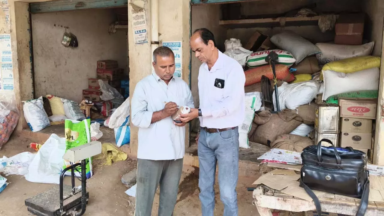 Food Safety Department conducts raid, seize 90 kg of mustard oil Food Safety Department conducts raid, seize 90 kg of mustard oil