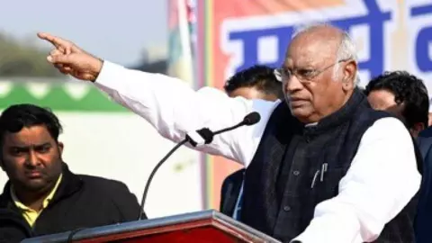 NDA सरकार ने युवाओं के रोजगार के लिए कभी नहीं सोचा, बिहार में मल्लिकार्जुन खड़गे का बड़ा हमला