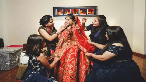 दुल्हन के मेकअप में देरी, गुस्से से बौखलाए पिता ने किया तांडव, दोनों पक्षों में जमकर चले लाठी-डंडे