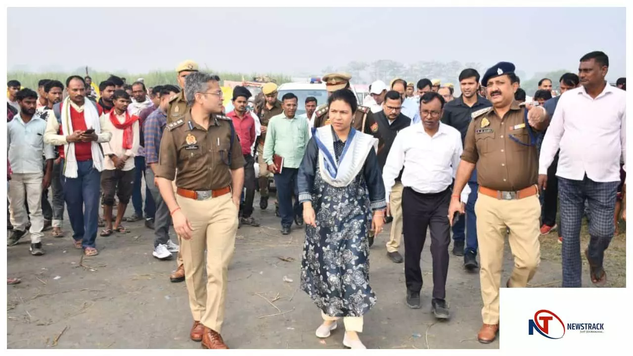 Lakhimpur Kheri News : ठुठवा मेला तैयारियों का डीएम-एसपी ने लिया जायजा, बोले श्रद्धालुओं की सुविधा सर्वोपरि Lakhimpur Kheri News : ठुठवा मेला तैयारियों का डीएम-एसपी ने लिया जायजा, बोले श्रद्धालुओं की सुविधा सर्वोपरि