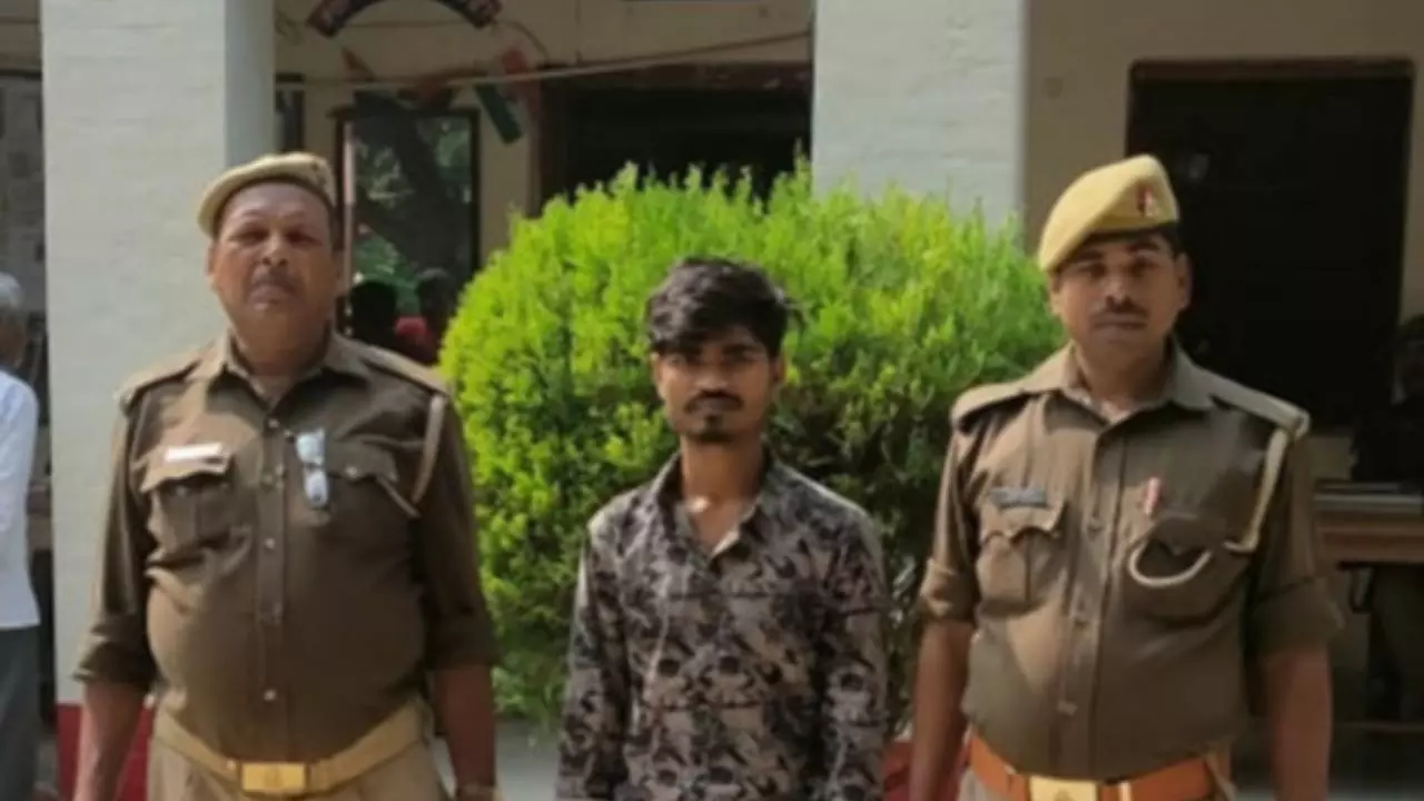 Jaunpur News: बरसठी पुलिस ने अपहरण के मामले में वांछित आरोपी को किया गिरफ्तार Jaunpur News: बरसठी पुलिस ने अपहरण के मामले में वांछित आरोपी को किया गिरफ्तार