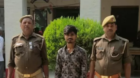 Jaunpur News: बरसठी पुलिस ने अपहरण के मामले में वांछित आरोपी को किया गिरफ्तार Jaunpur News: बरसठी पुलिस ने अपहरण के मामले में वांछित आरोपी को किया गिरफ्तार