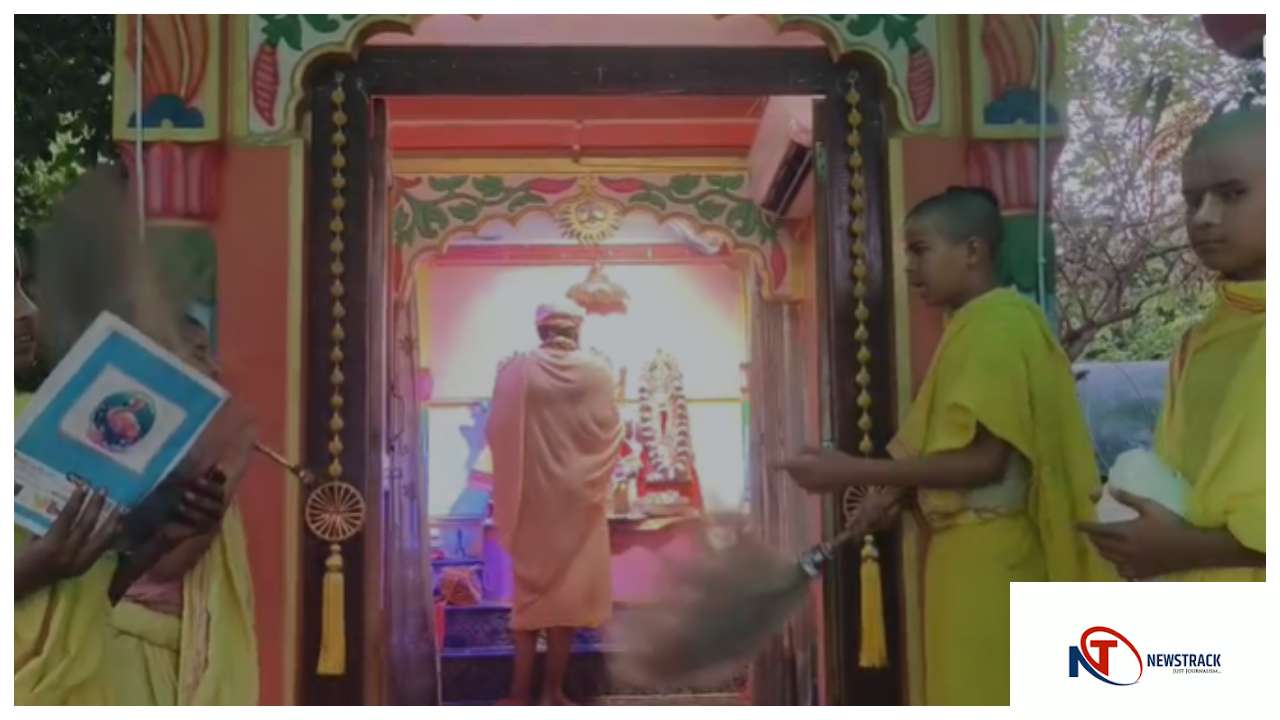 Deepdan Yamuna Aarti and National Deepdan Mahotsav in Vrindavan with Sadguru ...