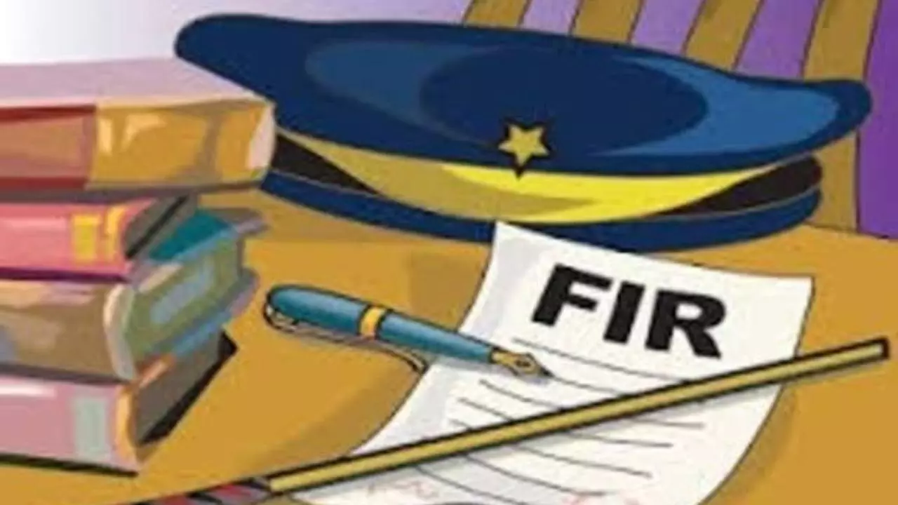 Sonbhadra News: थानाध्यक्ष समेत पांच पर दलित उत्पीड़न का केस, अदालत के आदेश पर दर्ज हुई FIR Sonbhadra News: थानाध्यक्ष समेत पांच पर दलित उत्पीड़न का केस, अदालत के आदेश पर दर्ज हुई FIR