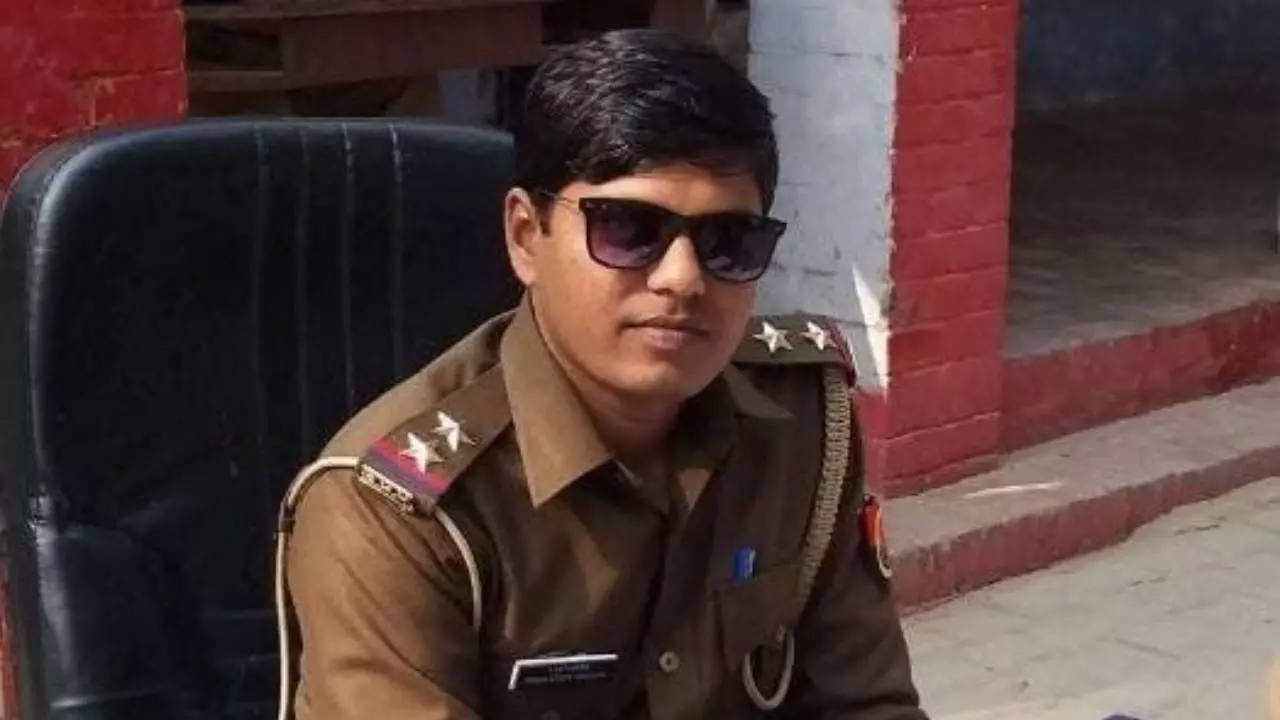 Balrampur News: बलरामपुर आत्मदाह केस: दरोगा के खिलाफ चार्जशीट की तैयारी, हाईकोर्ट ने दिखाई सख्ती Balrampur News: बलरामपुर आत्मदाह केस: दरोगा के खिलाफ चार्जशीट की तैयारी, हाईकोर्ट ने दिखाई सख्ती