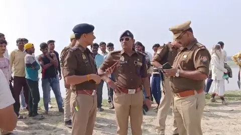 Etawah News: रील बनाने के दौरान यमुना नदी में डूबा युवक, इटावा में कार्तिक पूर्णिमा पर हादसा Etawah News: रील बनाने के दौरान यमुना नदी में डूबा युवक, इटावा में कार्तिक पूर्णिमा पर हादसा