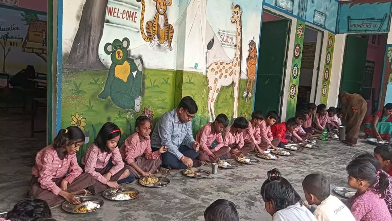 3 educators absent in BSAs rapid inspection, explanation continued; Also tasted the mid-day meal 3 educators absent in BSAs rapid inspection, explanation continued; Also tasted the mid-day meal