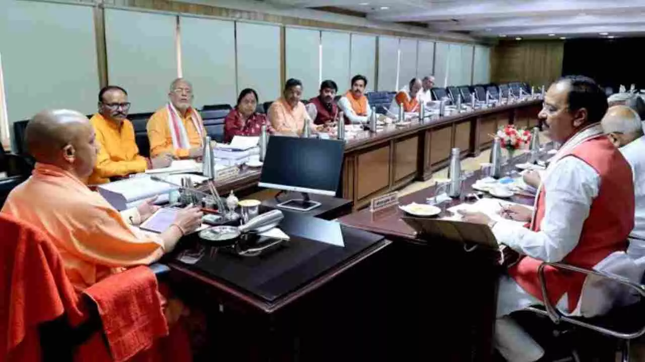 यूपी कैबिनेट की 20 प्रस्तावों पर लगी मुहर, अब वृद्धावस्था पेंशन के लिए नहीं काटने होंगे चक्कर