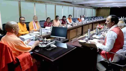 यूपी कैबिनेट की 20 प्रस्तावों पर लगी मुहर, अब वृद्धावस्था पेंशन के लिए नहीं काटने होंगे चक्कर