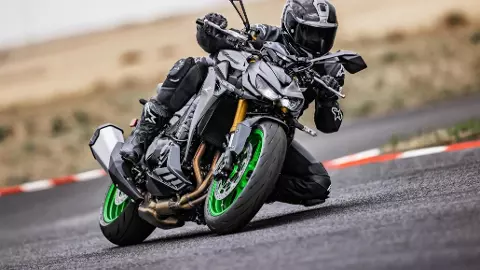 Kawasaki Z1100 aur Z1100 SE Ka Bharat mei Launch: 099cc पावर, हाई-टेक फीचर्स से लैस नई Kawasaki