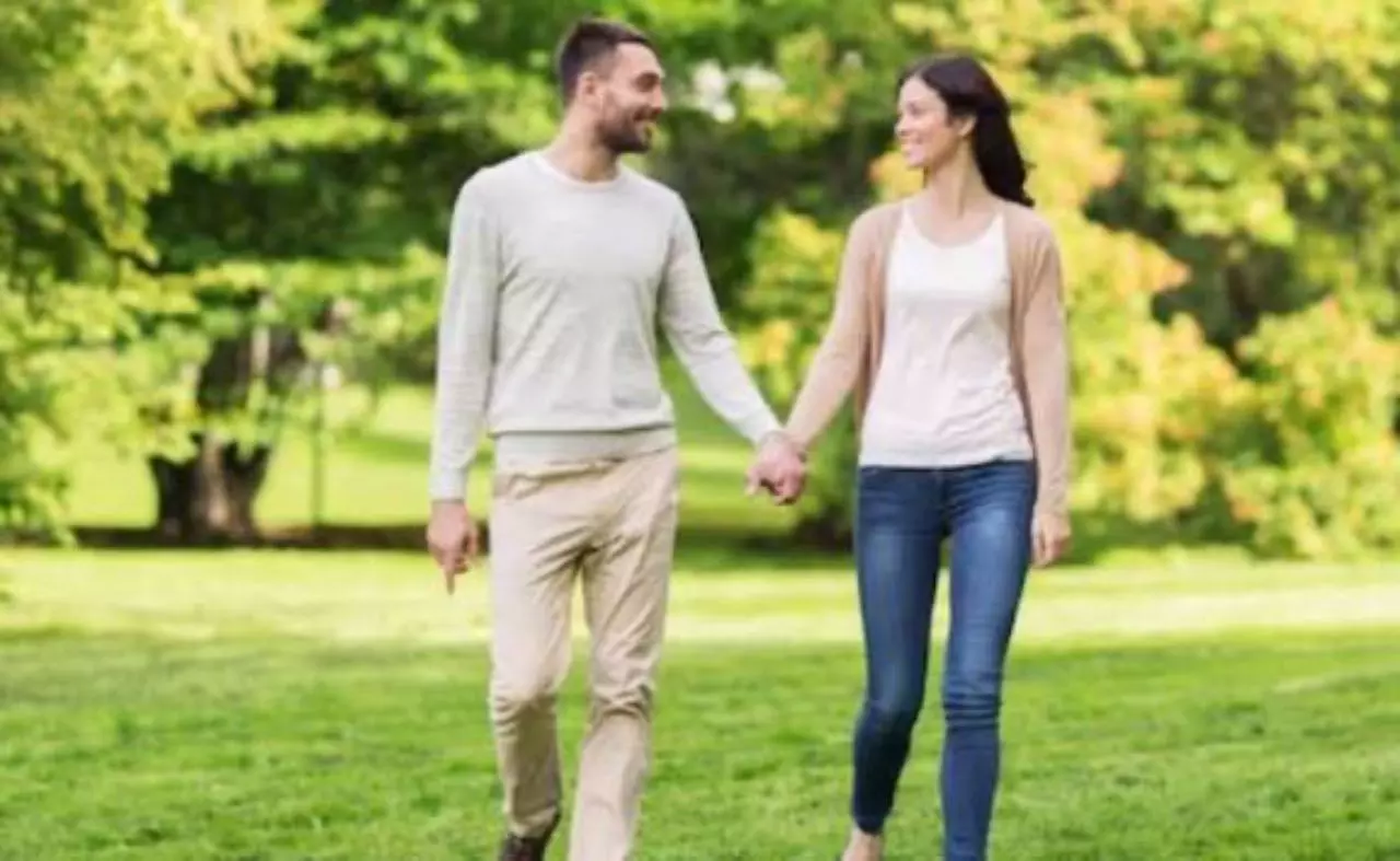 Kya hai Viral Zip Coding Dating’ Trend: जानिए क्यों लोग अब अपने ही पिन कोड में ढूंढ रहे सोलमेट? Kya hai Viral Zip Coding Dating’ Trend: जानिए क्यों लोग अब अपने ही पिन कोड में ढूंढ रहे सोलमेट?