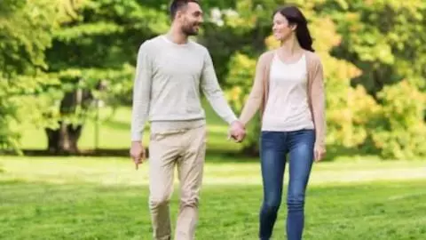 Kya hai Viral Zip Coding Dating’ Trend: जानिए क्यों लोग अब अपने ही पिन कोड में ढूंढ रहे सोलमेट? Kya hai Viral Zip Coding Dating’ Trend: जानिए क्यों लोग अब अपने ही पिन कोड में ढूंढ रहे सोलमेट?